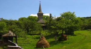 biserica-de-lemn-poienile-izei-2